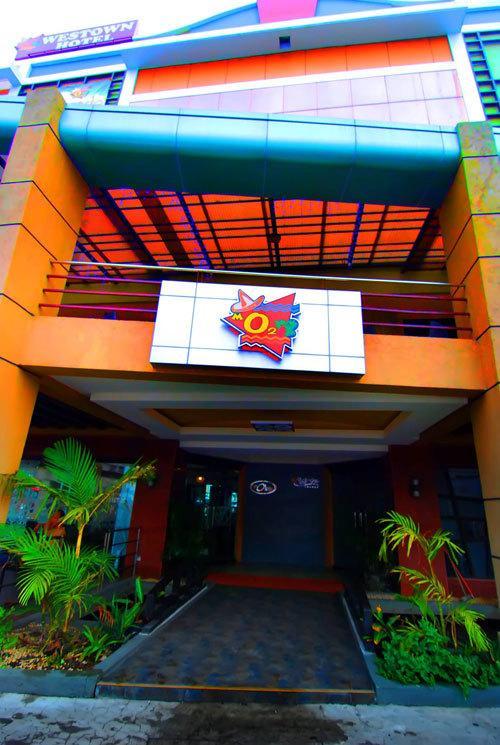 Mo2 Westown Hotel - Mandalagan Bacolod Exterior foto